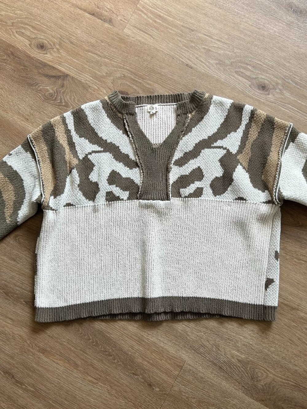 NWOT POL Animal Print Cozy Green and Tan Oversized Sweater Size Small